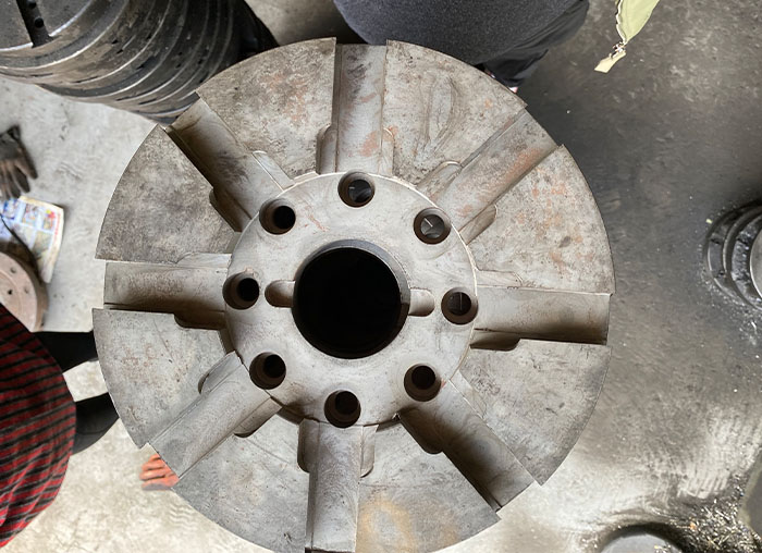 拋丸機(jī)提升機(jī)跑偏問(wèn)題如何解決？